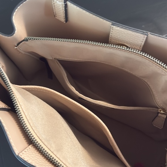 Gorgeous Nanette Lepore Cream faux Leather Bag - Picture 13 of 13